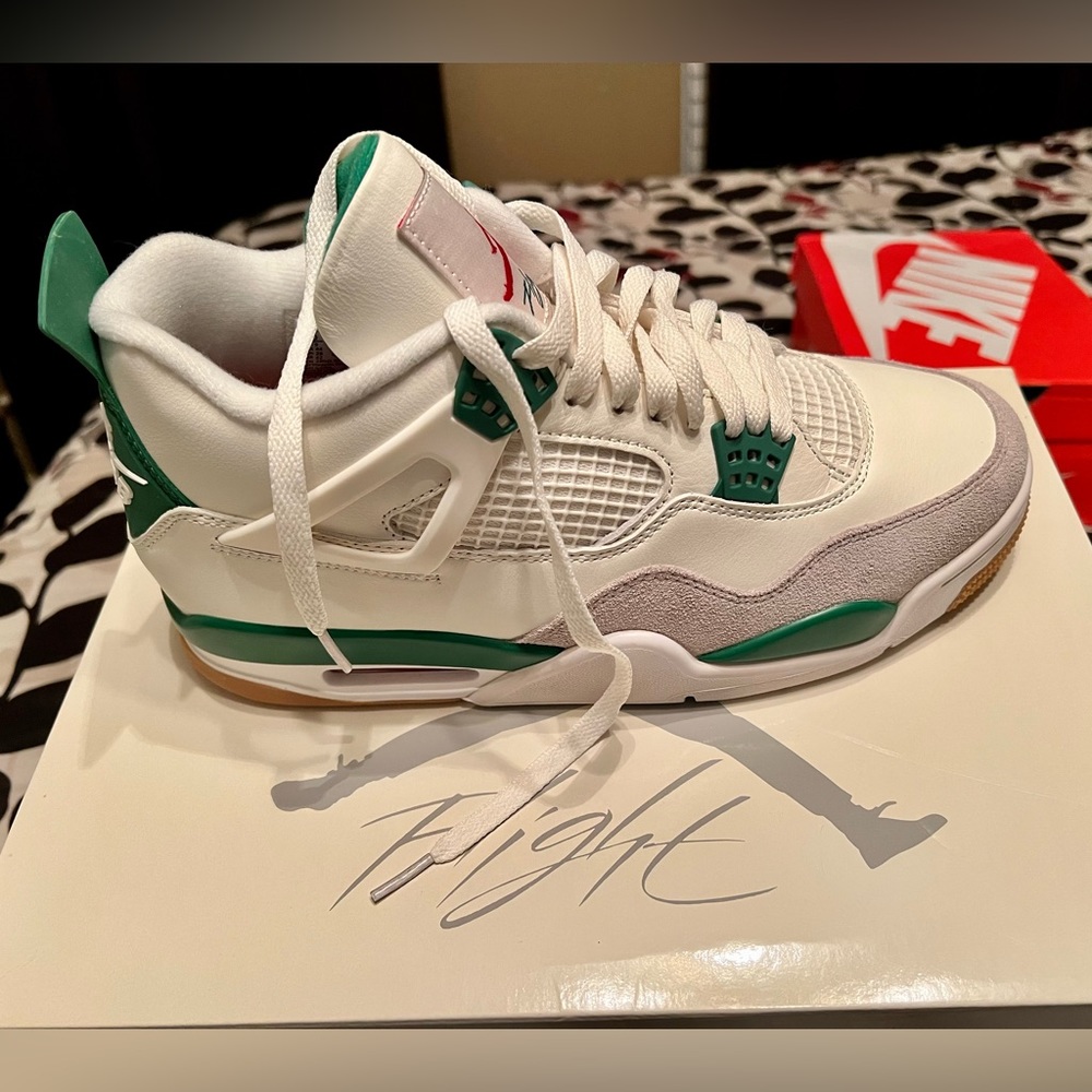 Jordan Retro 4 SP